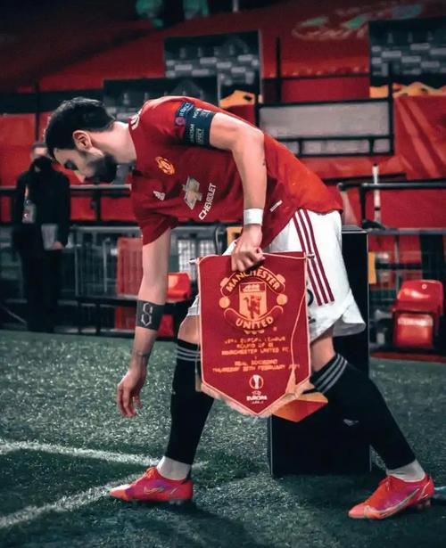 曼联认定B费即将离队！敲定德甲24岁中场入替 德转身价4500万