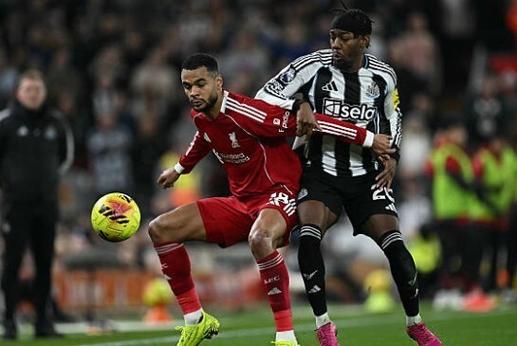 加克波本场数据：2次关键传球，7次夺回球权，对抗14胜11