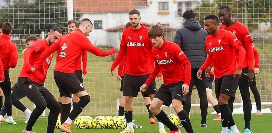 世体：昆卡已随希洪竞技训练，转会科莫只待官宣