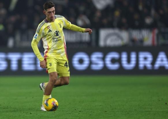 官方：尤文22岁左后卫鲁希租借加盟意乙卡拉雷塞