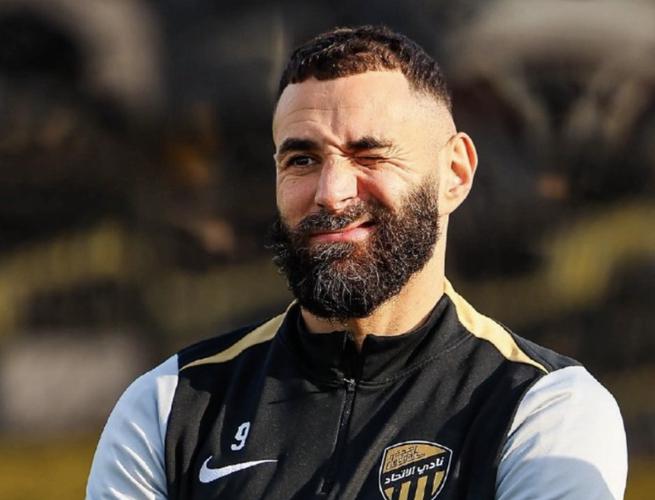 罗马诺：新合同提案只有肖像权，本泽马仍没有重返参赛计划